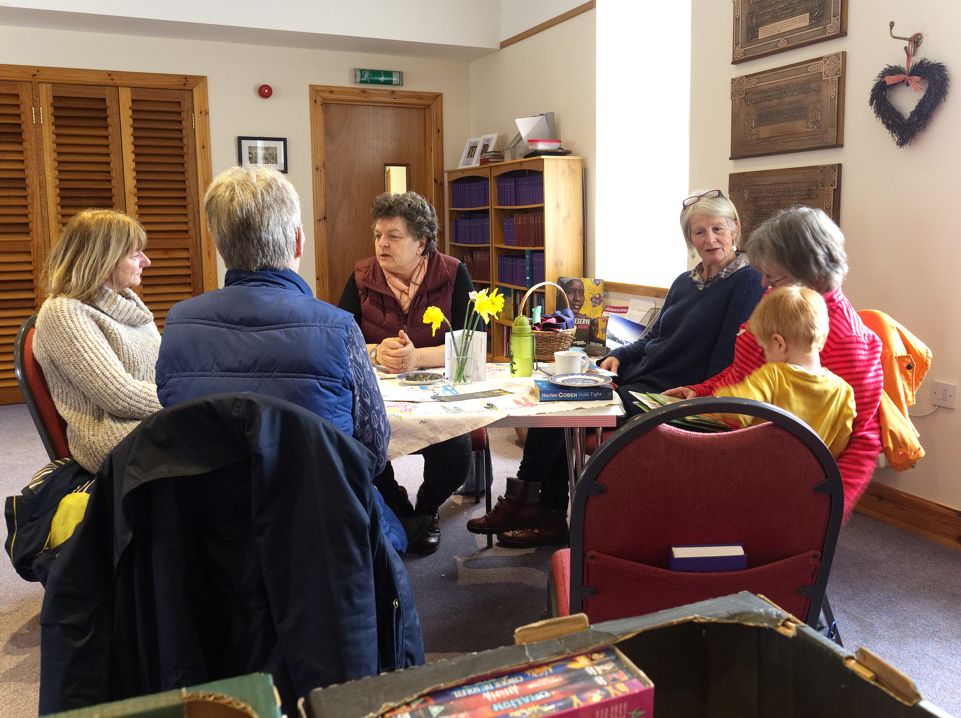 Kilmartin Bookswap - catching up on the latest gossip