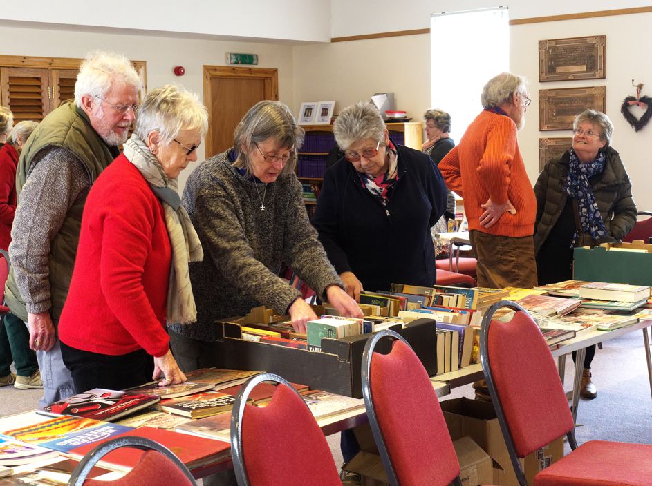 Kilmartin Bookswap - sorting through books